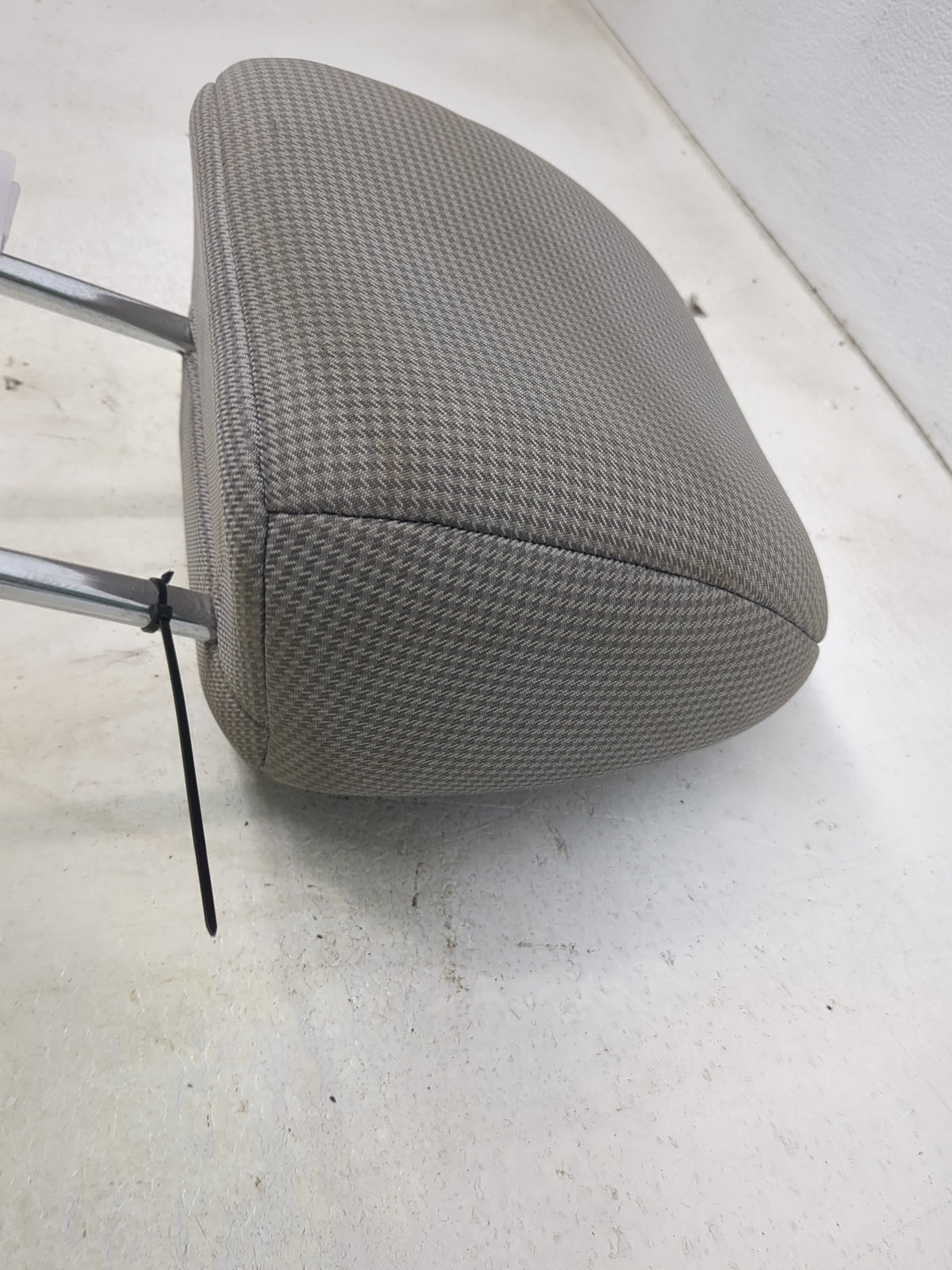 2019 Kia Soul Headrest Head Rest Rear Center Seat Fits OEM Used Auto Parts - Oemusedautoparts1.com