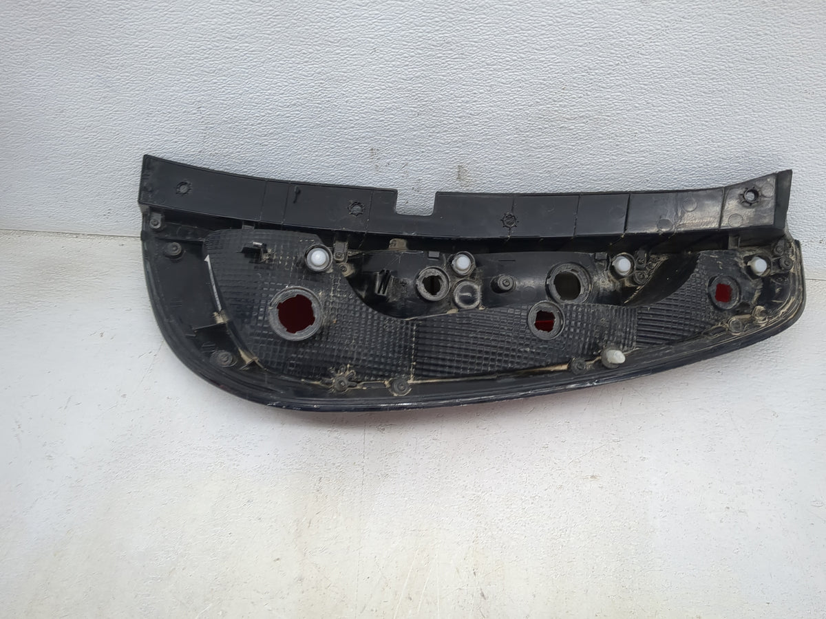 2014-2019 Kia Soul Tail Light Assembly Driver Left OEM Fits Fits 2014 2015 2016 2017 2018 2019 OEM Used Auto Parts - Oemused