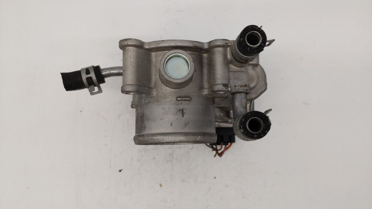 2012-2019 Kia Soul Throttle Body P/N:5302-1S02 35100-2B300 Fits Fits 2012 2013 2014 2015 2016 2017 2018 2019 OEM Used Auto P