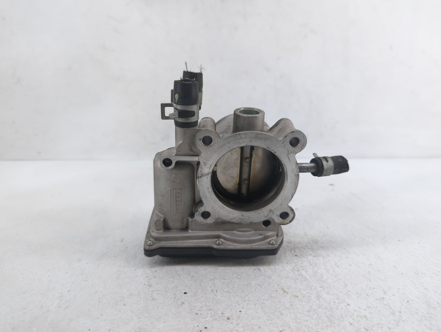 2012-2019 Kia Soul Throttle Body P/N:35100-2B300 Fits Fits 2012 2013 2014 2015 2016 2017 2018 2019 OEM Used Auto Parts - Oem