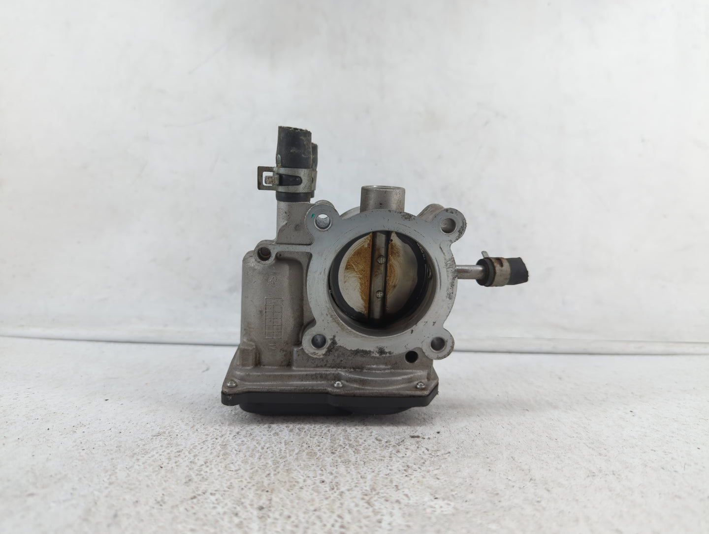 2012-2019 Kia Soul Throttle Body P/N:35100-2B300 Fits Fits 2012 2013 2014 2015 2016 2017 2018 2019 OEM Used Auto Parts - Oem