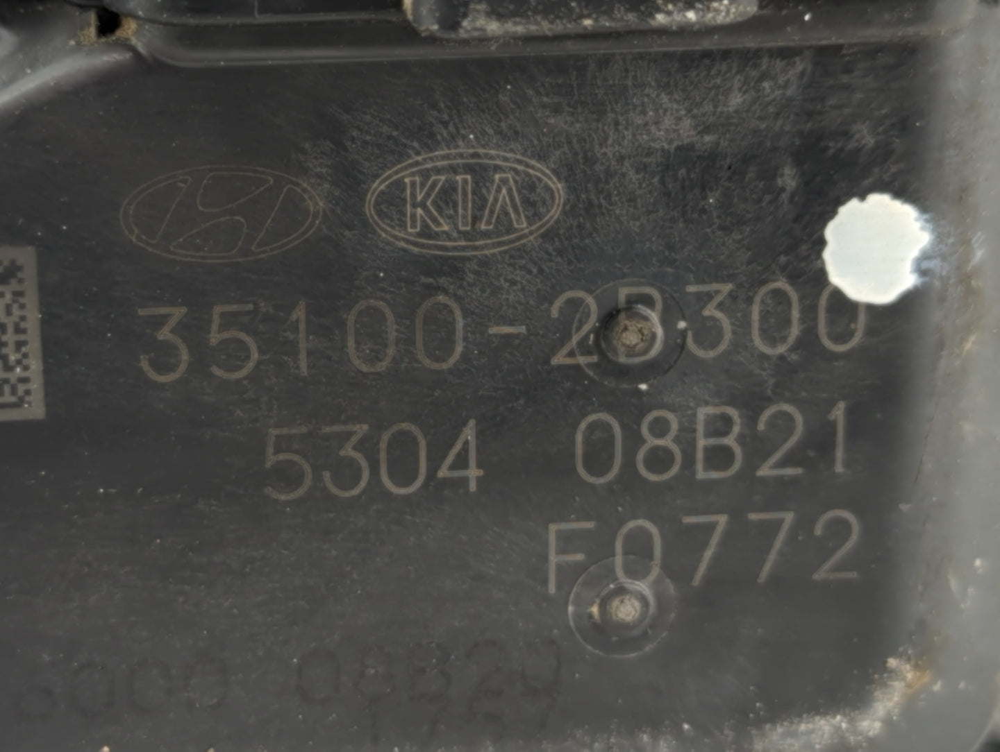 2012-2019 Kia Soul Throttle Body P/N:35100-2B300 Fits Fits 2012 2013 2014 2015 2016 2017 2018 2019 OEM Used Auto Parts - Oem