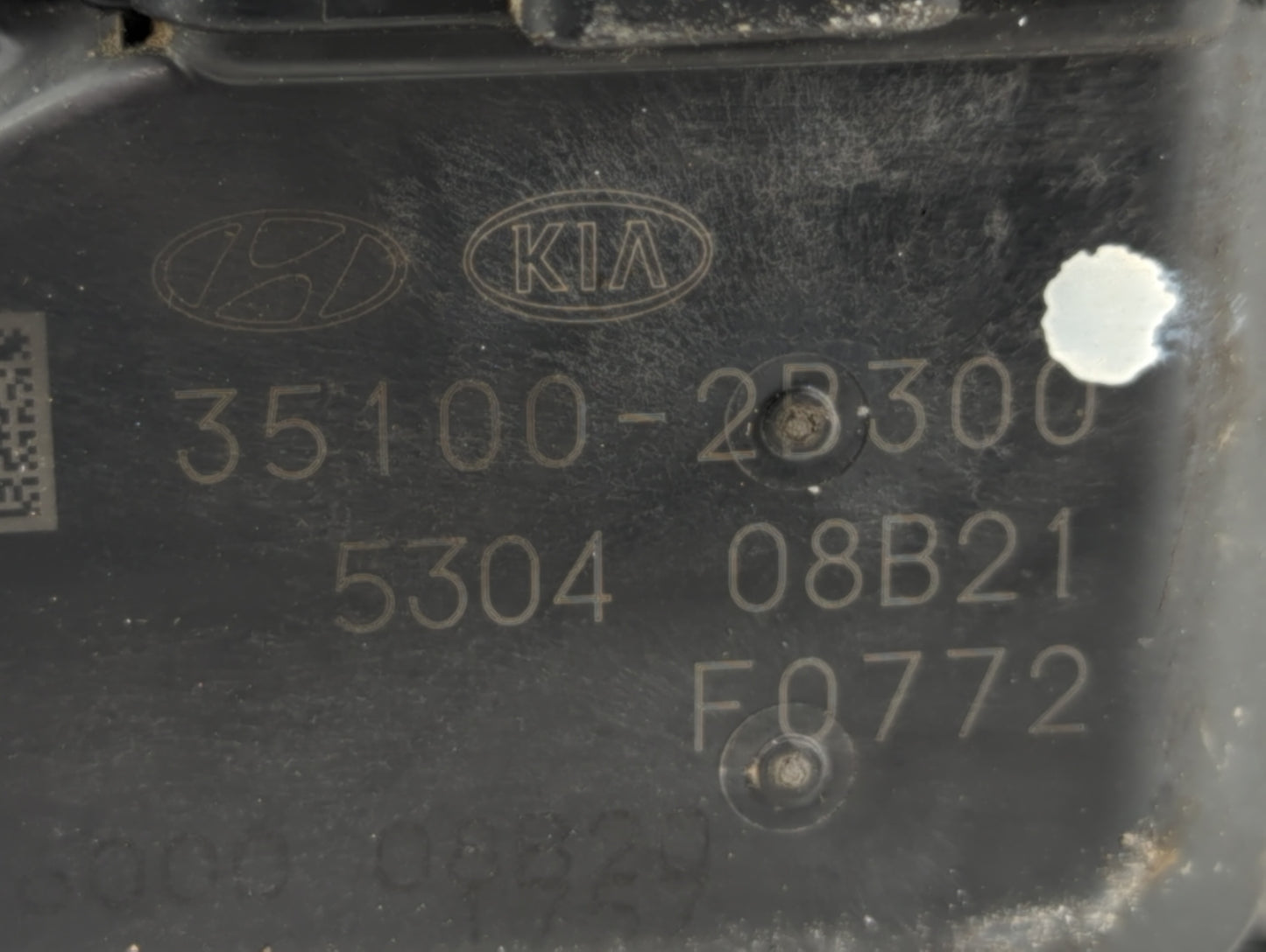 2012-2019 Kia Soul Throttle Body P/N:35100-2B300 Fits Fits 2012 2013 2014 2015 2016 2017 2018 2019 OEM Used Auto Parts - Oem