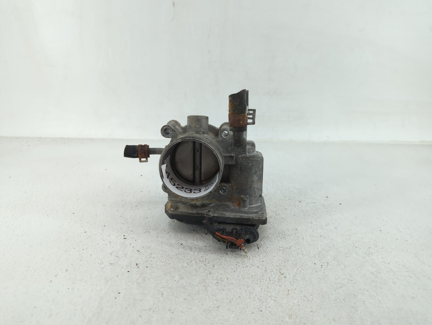 2012-2019 Kia Soul Throttle Body P/N:35100-2B300 Fits Fits 2012 2013 2014 2015 2016 2017 2018 2019 OEM Used Auto Parts - Oem