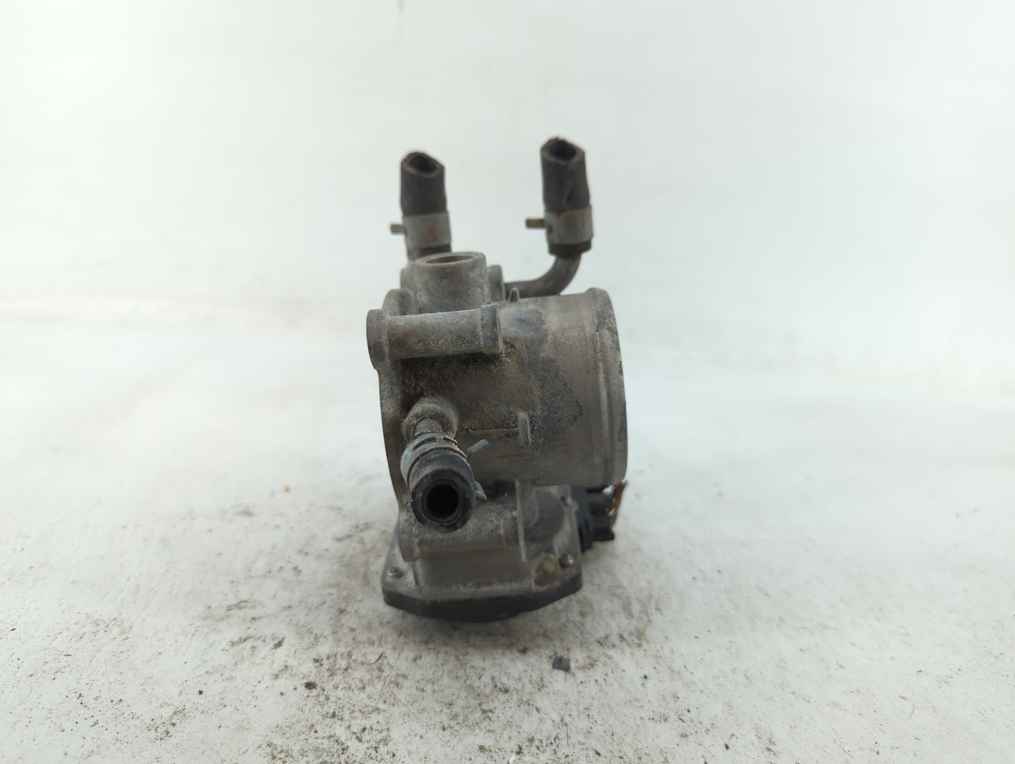 2012-2019 Kia Soul Throttle Body P/N:35100-2B300 Fits Fits 2012 2013 2014 2015 2016 2017 2018 2019 OEM Used Auto Parts - Oem
