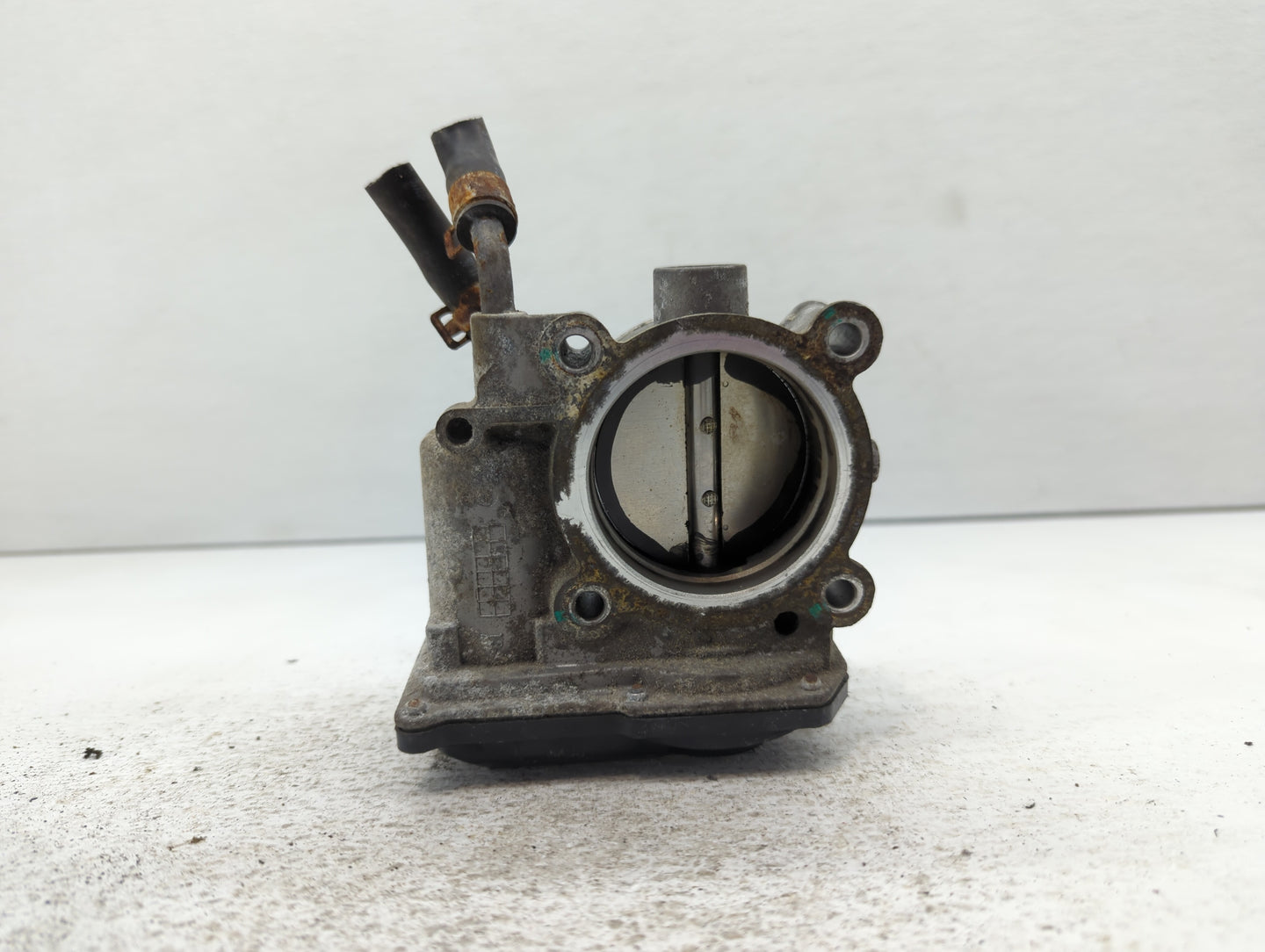 2014-2019 Kia Soul Throttle Body P/N:35100-2E000 Fits Fits 2011 2012 2013 2014 2015 2016 2017 2018 2019 2020 2021 OEM Used A