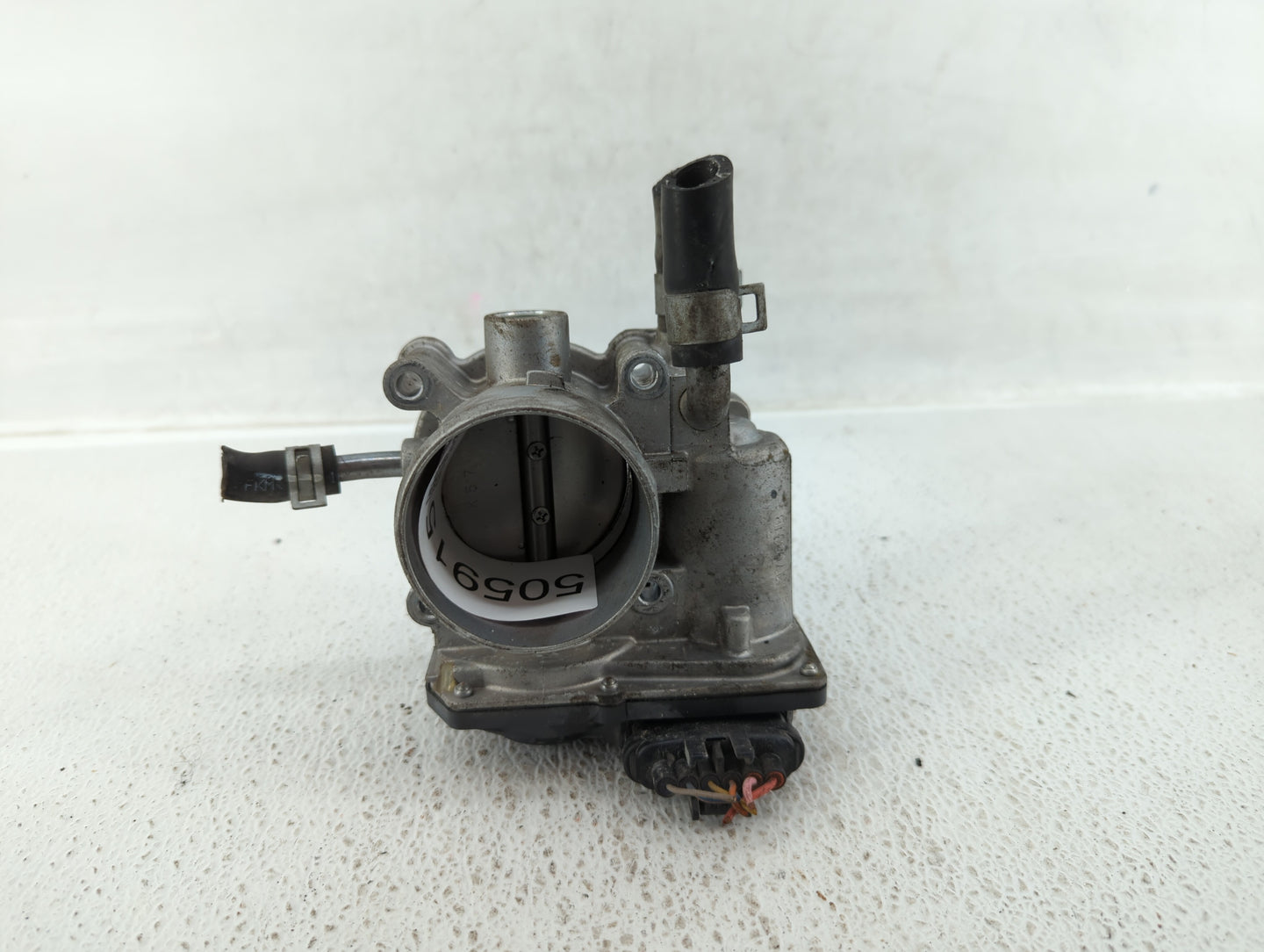 2012-2019 Kia Soul Throttle Body P/N:35100-2B300 Fits Fits 2012 2013 2014 2015 2016 2017 2018 2019 OEM Used Auto Parts - Oem