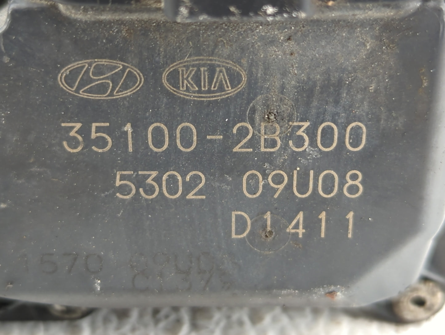 2012-2019 Kia Soul Throttle Body P/N:35100-2B300 Fits Fits 2012 2013 2014 2015 2016 2017 2018 2019 OEM Used Auto Parts - Oem