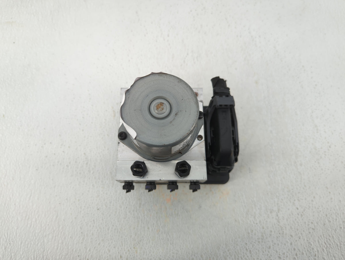 2017-2019 Kia Soul Anti-Lock Brake ABS Pump Module Actuator OEM P/N:61589-4500 Fits Fits 2017 2018 2019 OEM Used Auto Parts 