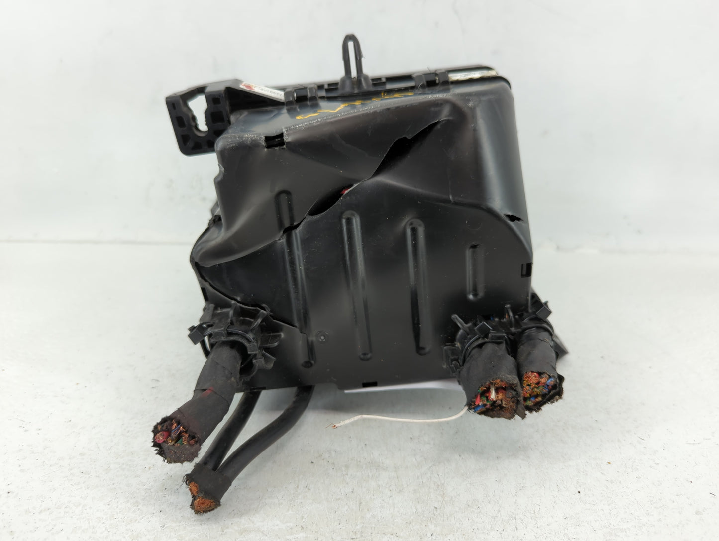 2017-2019 Kia Soul Fusebox Fuse Box Panel Relay Module P/N:91950-B2330 Fits Fits 2017 2018 2019 OEM Used Auto Parts - Oemuse