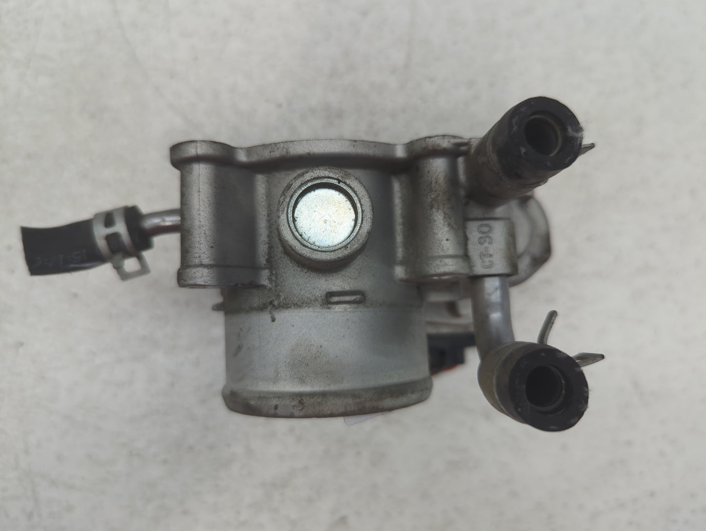 2012-2019 Kia Soul Throttle Body P/N:35100-2B300 Fits Fits 2012 2013 2014 2015 2016 2017 2018 2019 OEM Used Auto Parts - Oem