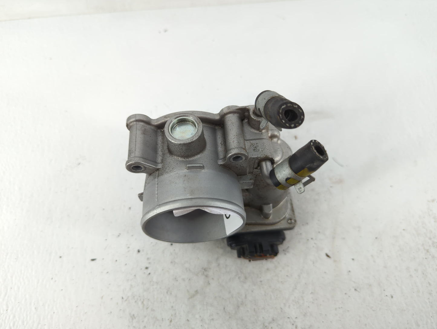 2014-2019 Kia Soul Throttle Body P/N:35100-2E000 Fits Fits 2011 2012 2013 2014 2015 2016 2017 2018 2019 2020 2021 OEM Used A