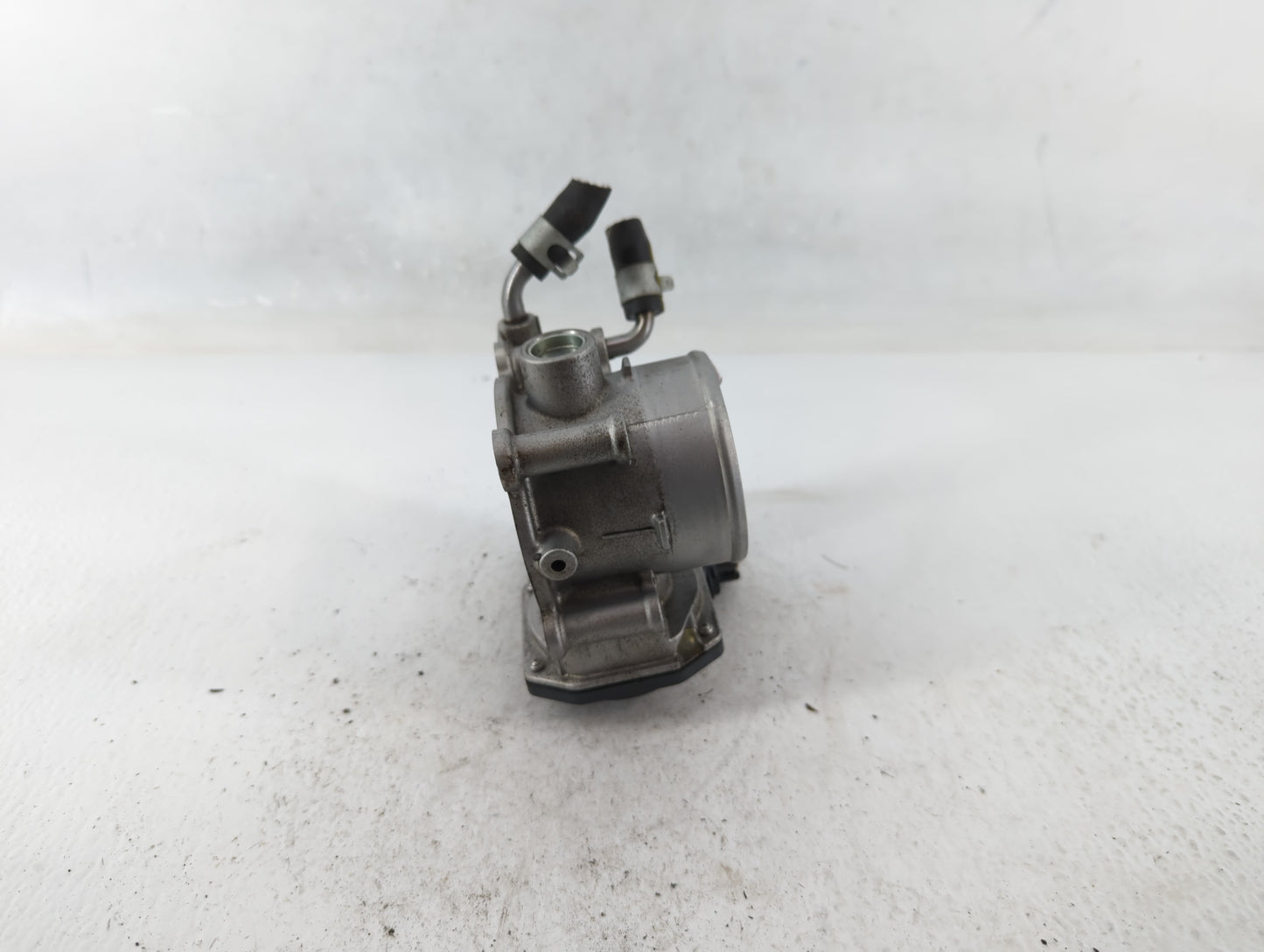 2014-2019 Kia Soul Throttle Body P/N:35100-2E000 Fits Fits 2011 2012 2013 2014 2015 2016 2017 2018 2019 2020 2021 OEM Used A
