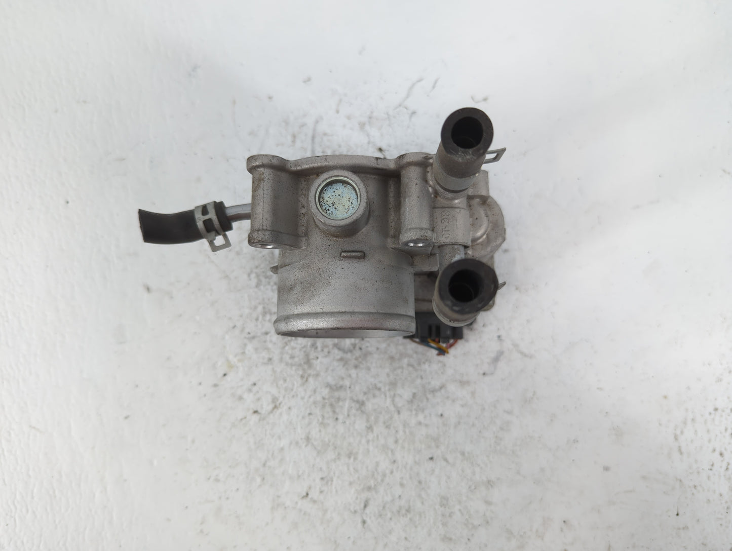2012-2019 Kia Soul Throttle Body P/N:5304 11B24 35100-2B300 Fits Fits 2012 2013 2014 2015 2016 2017 2018 2019 OEM Used Auto 