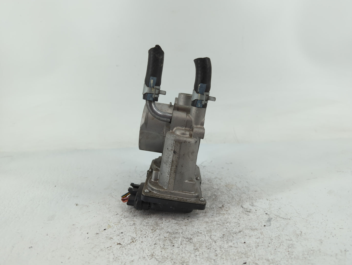 2012-2019 Kia Soul Throttle Body P/N:5304 11B24 35100-2B300 Fits Fits 2012 2013 2014 2015 2016 2017 2018 2019 OEM Used Auto 