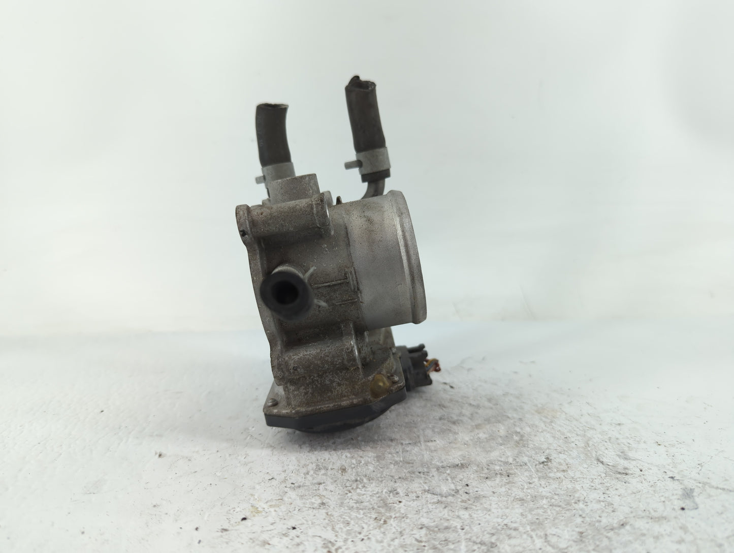 2012-2019 Kia Soul Throttle Body P/N:5304 11B24 35100-2B300 Fits Fits 2012 2013 2014 2015 2016 2017 2018 2019 OEM Used Auto 