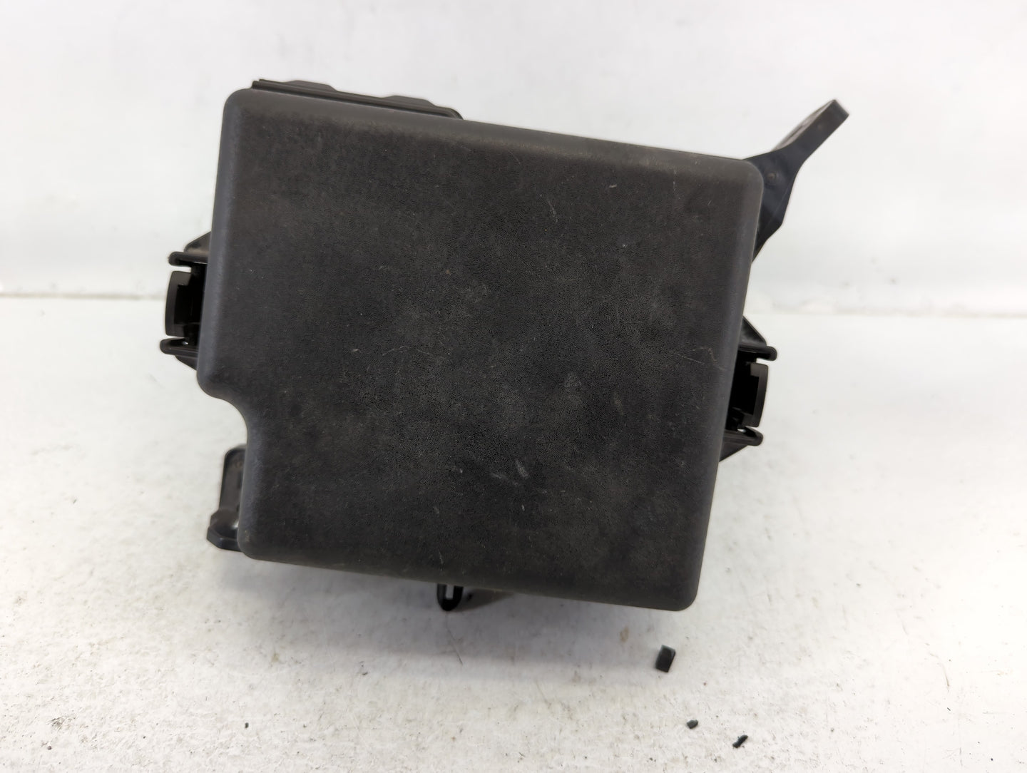 2017-2019 Kia Soul Fusebox Fuse Box Panel Relay Module P/N:91709B2070 Fits Fits 2017 2018 2019 OEM Used Auto Parts - Oemused