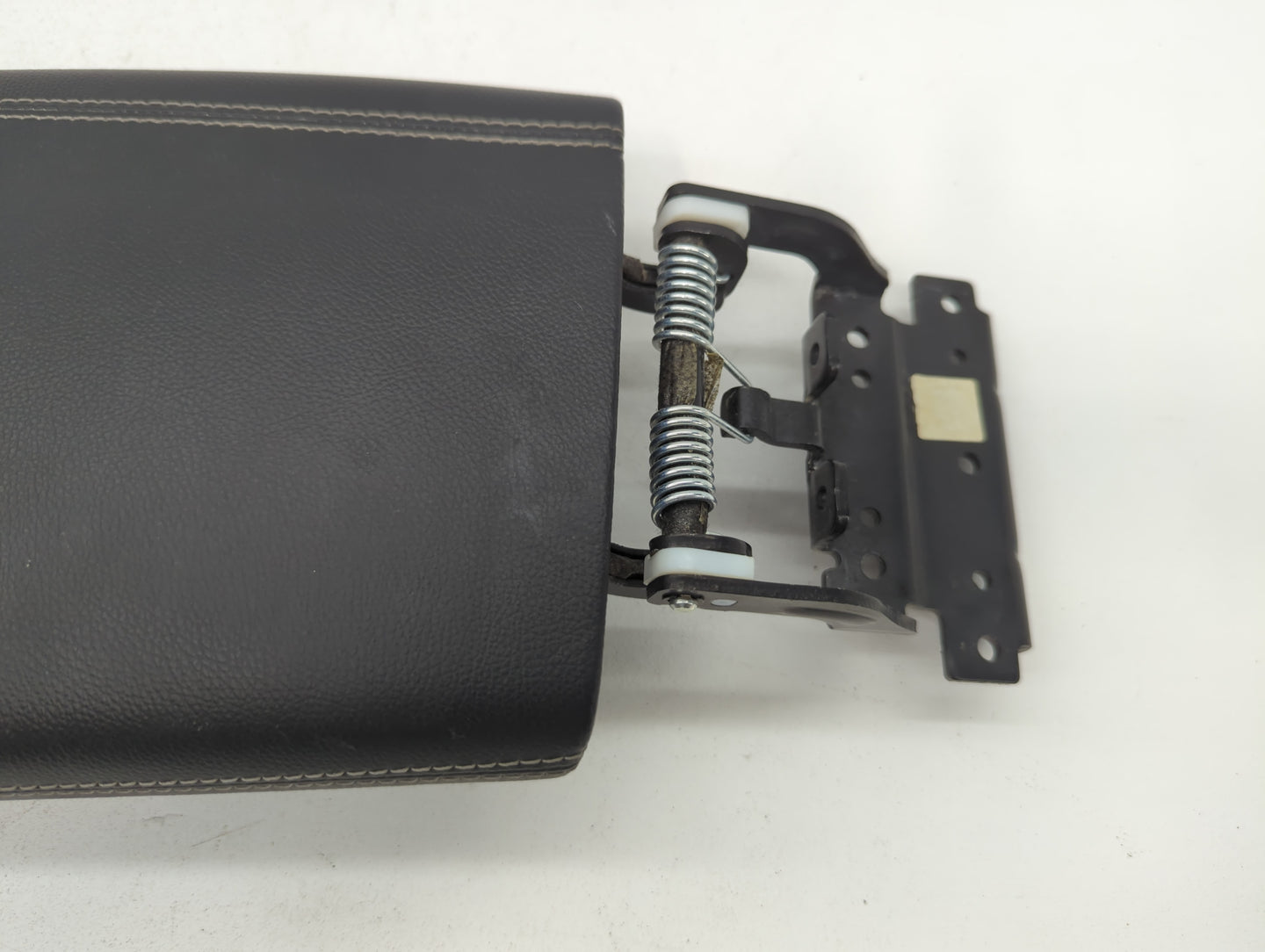 2014-2019 Kia Soul Center Console Armrest Cover Lid - Oemusedautoparts1.com