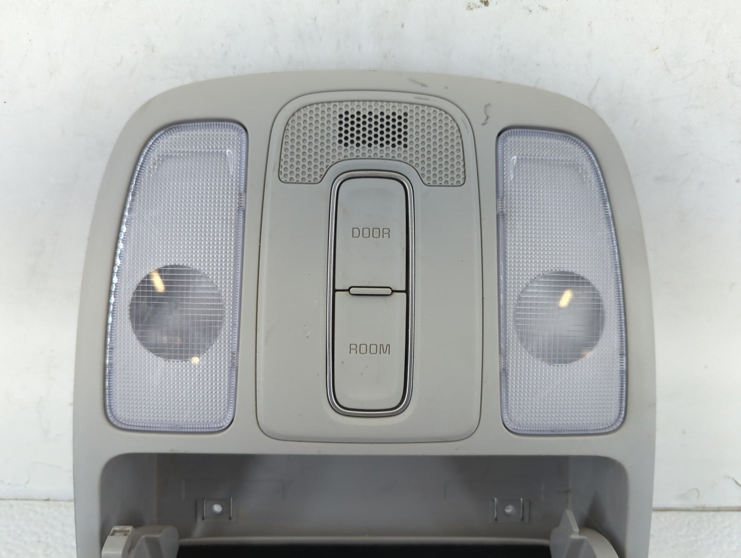 2014-2019 Kia Soul Overhead Roof Console 663643 - Oemusedautoparts1.com
