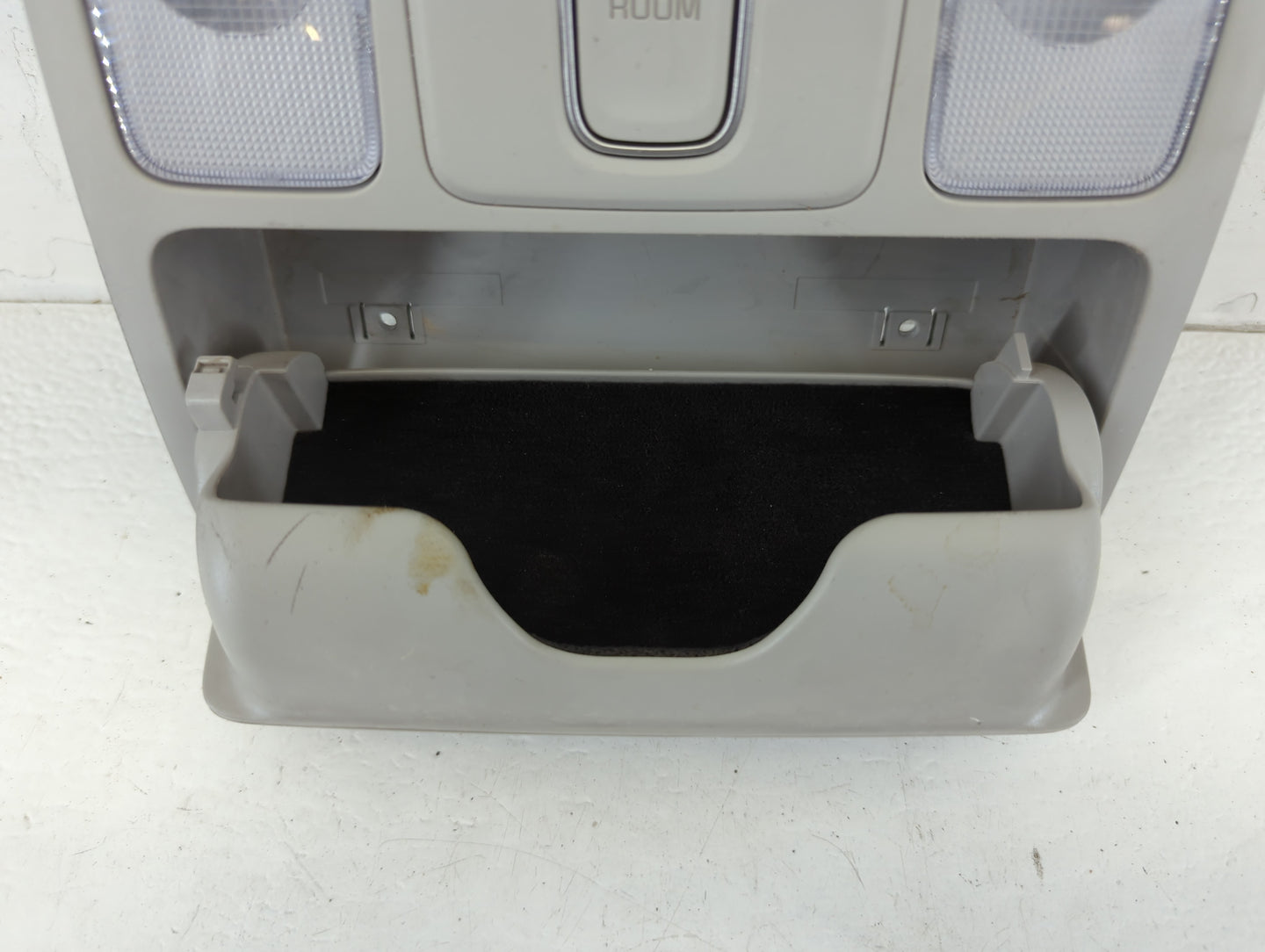 2014-2019 Kia Soul Overhead Roof Console 663643 - Oemusedautoparts1.com
