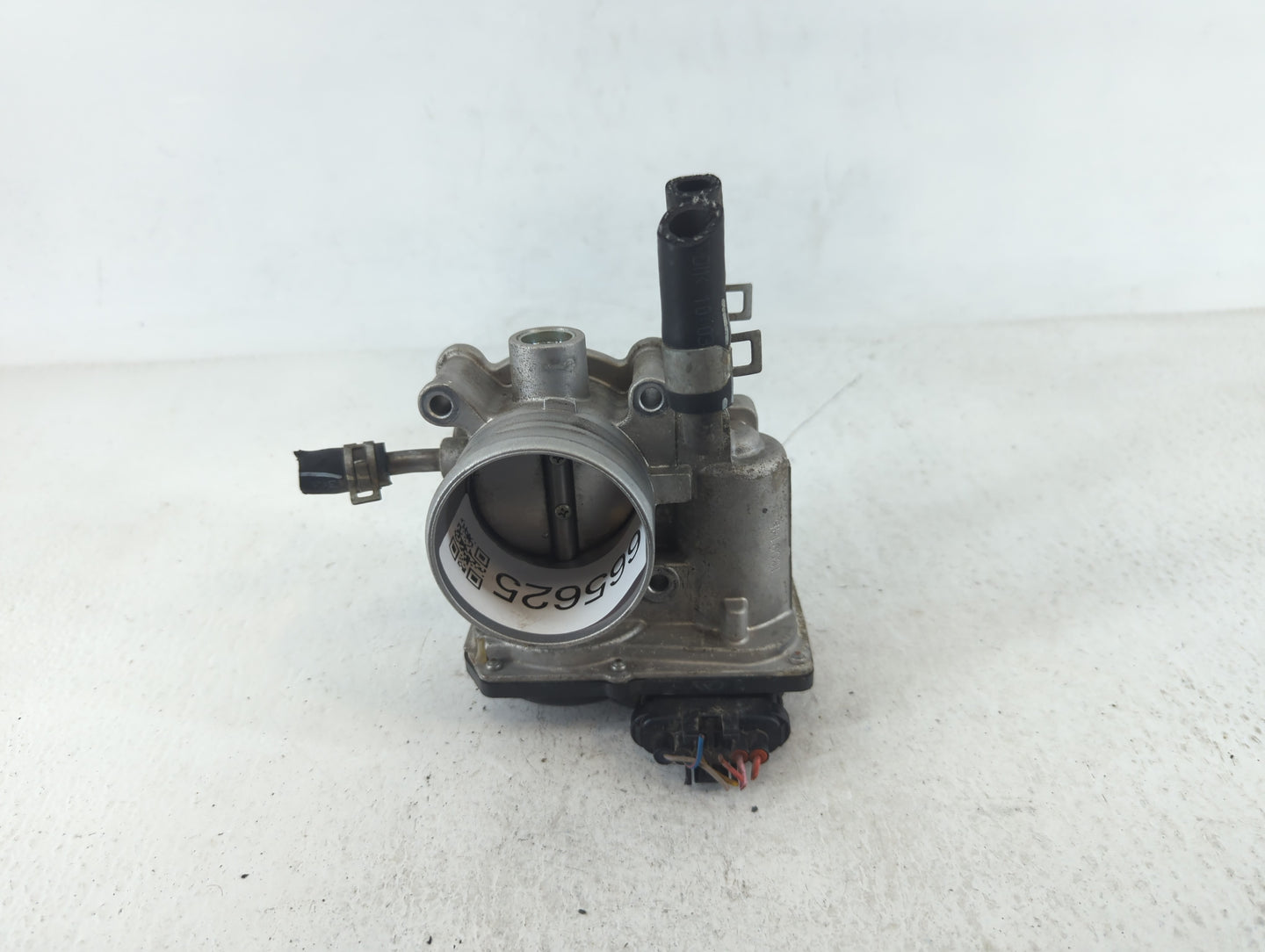 2012-2019 Kia Soul Throttle Body P/N:35100-20300 Fits Fits 2012 2013 2014 2015 2016 2017 2018 2019 OEM Used Auto Parts - Oem