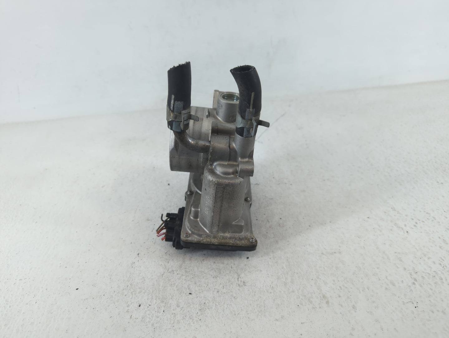 2012-2019 Kia Soul Throttle Body P/N:35100-20300 Fits Fits 2012 2013 2014 2015 2016 2017 2018 2019 OEM Used Auto Parts - Oem
