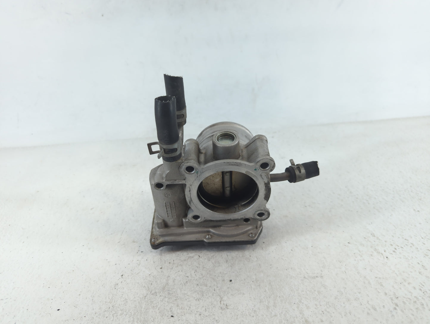 2012-2019 Kia Soul Throttle Body P/N:35100-20300 Fits Fits 2012 2013 2014 2015 2016 2017 2018 2019 OEM Used Auto Parts - Oem
