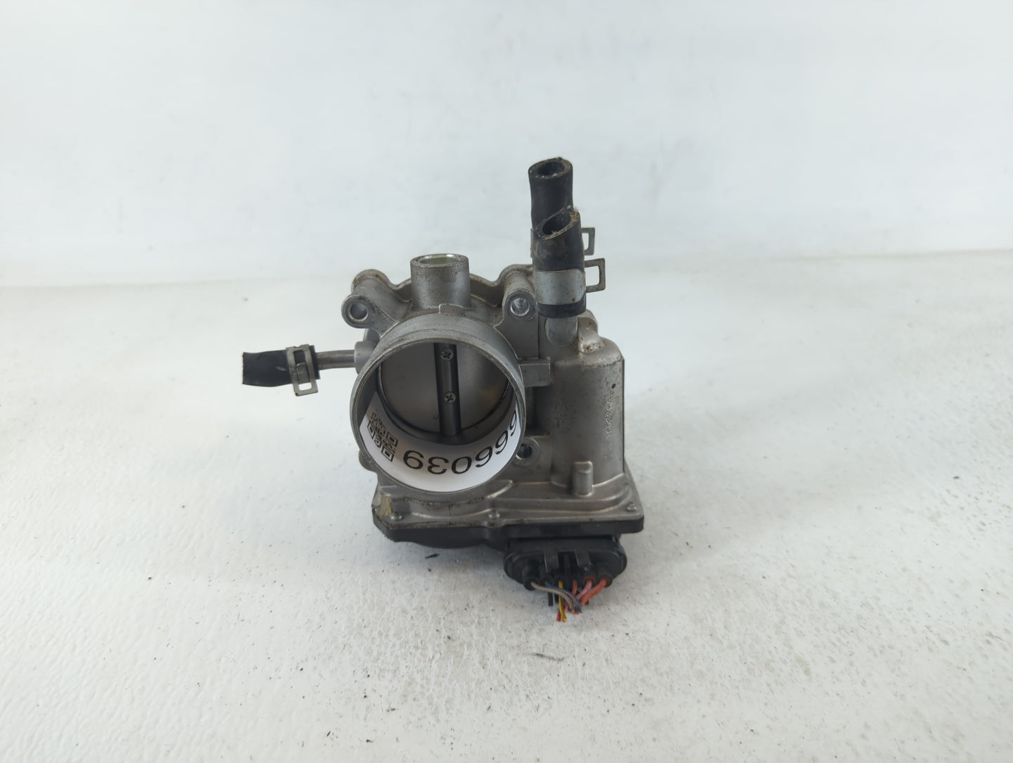 2012-2019 Kia Soul Throttle Body P/N:35100-2B300 Fits Fits 2012 2013 2014 2015 2016 2017 2018 2019 OEM Used Auto Parts - Oem