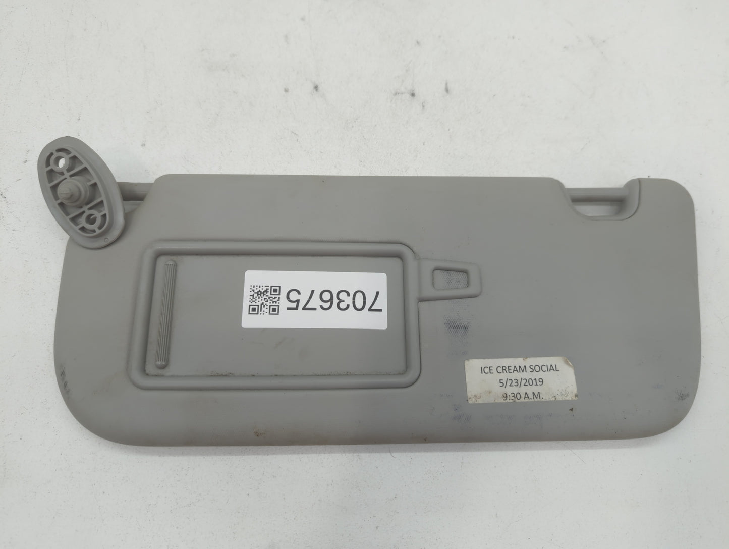 2014-2019 Kia Soul Sun Visor Shade Replacement Driver Left Mirror Fits Fits 2014 2015 2016 2017 2018 2019 OEM Used Auto Part