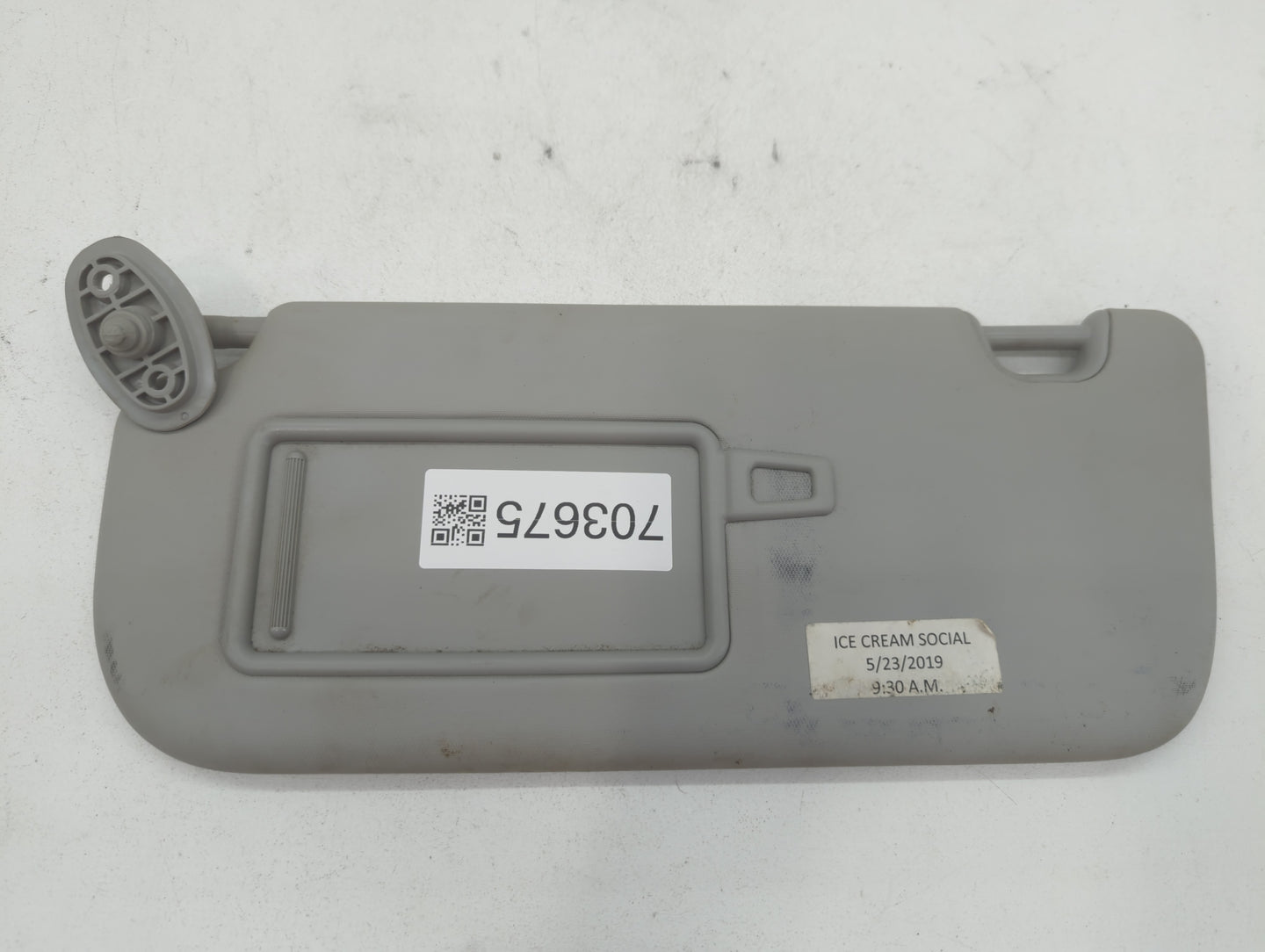 2014-2019 Kia Soul Sun Visor Shade Replacement Driver Left Mirror Fits Fits 2014 2015 2016 2017 2018 2019 OEM Used Auto Part