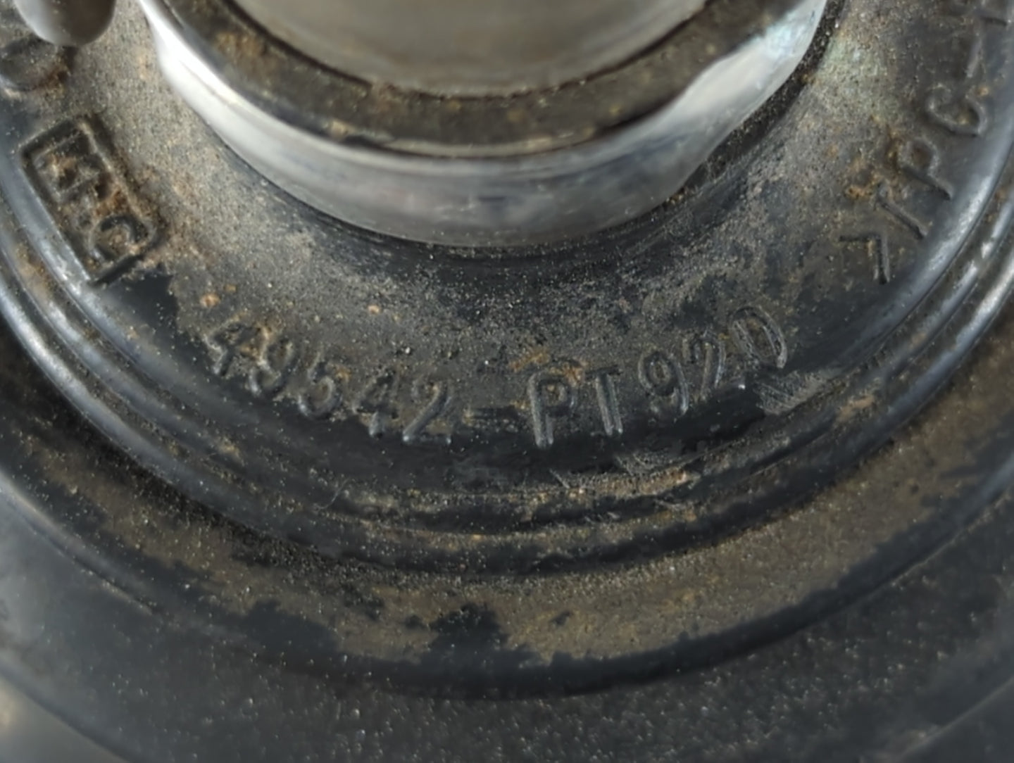 2014-2019 Kia Soul Axle Shaft Front Passenger Cv C/v - Oemusedautoparts1.com