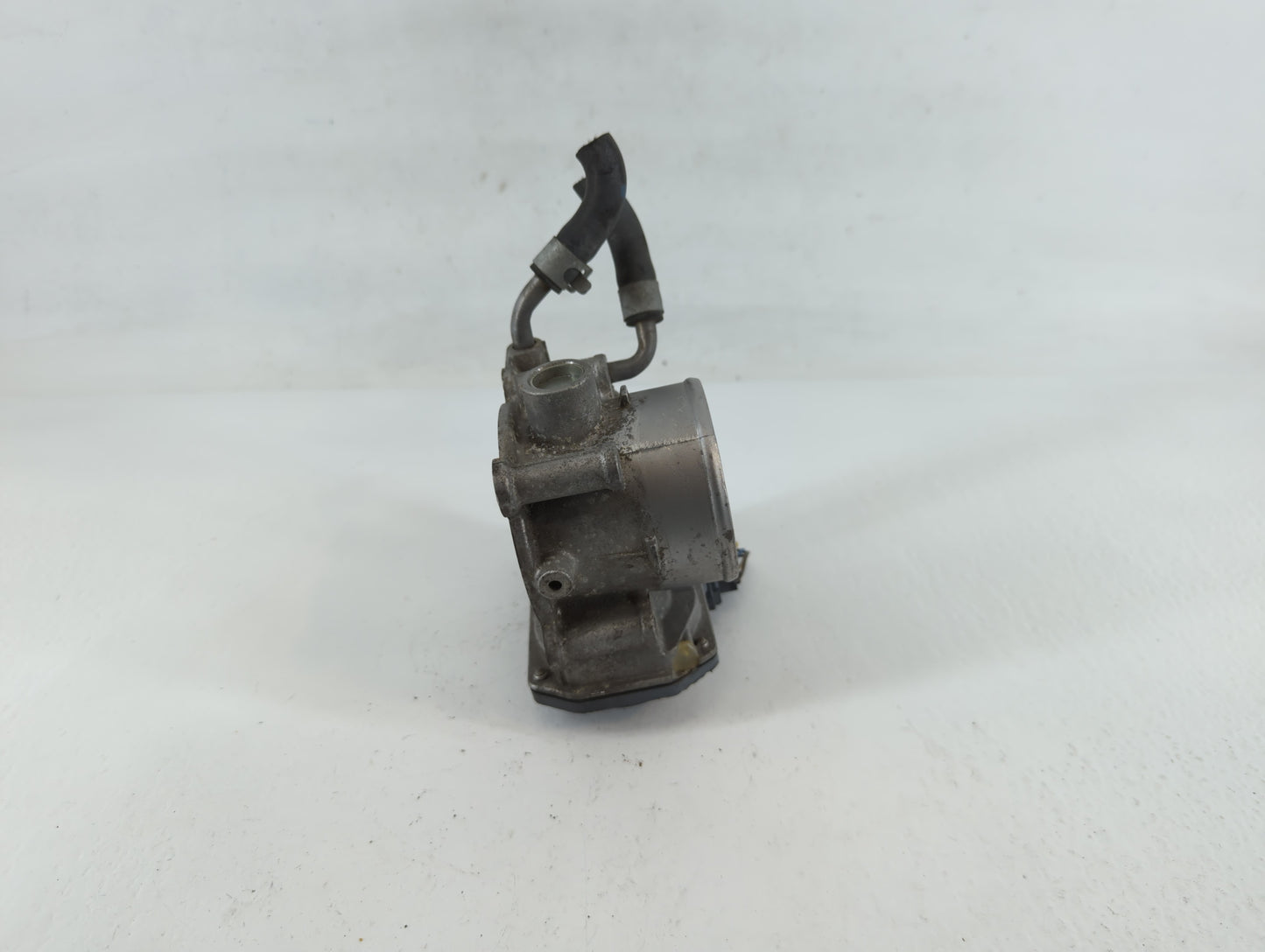 2014-2019 Kia Soul Throttle Body P/N:35100-2E000 Fits Fits 2011 2012 2013 2014 2015 2016 2017 2018 2019 2020 2021 OEM Used A