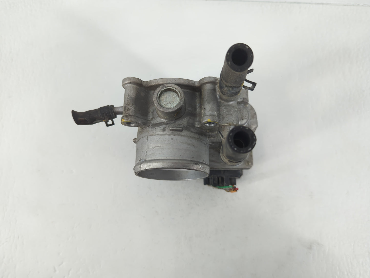 2012-2019 Kia Soul Throttle Body P/N:35100-2B300 Fits Fits 2012 2013 2014 2015 2016 2017 2018 2019 OEM Used Auto Parts - Oem