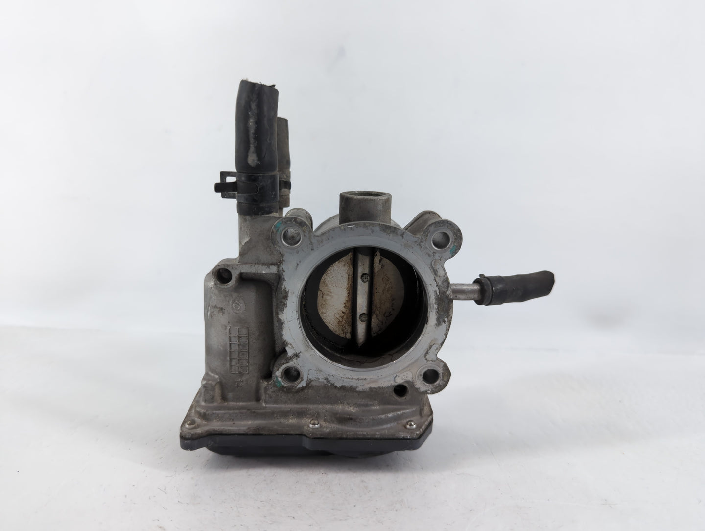 2012-2019 Kia Soul Throttle Body P/N:35100-2B300 Fits Fits 2012 2013 2014 2015 2016 2017 2018 2019 OEM Used Auto Parts - Oem