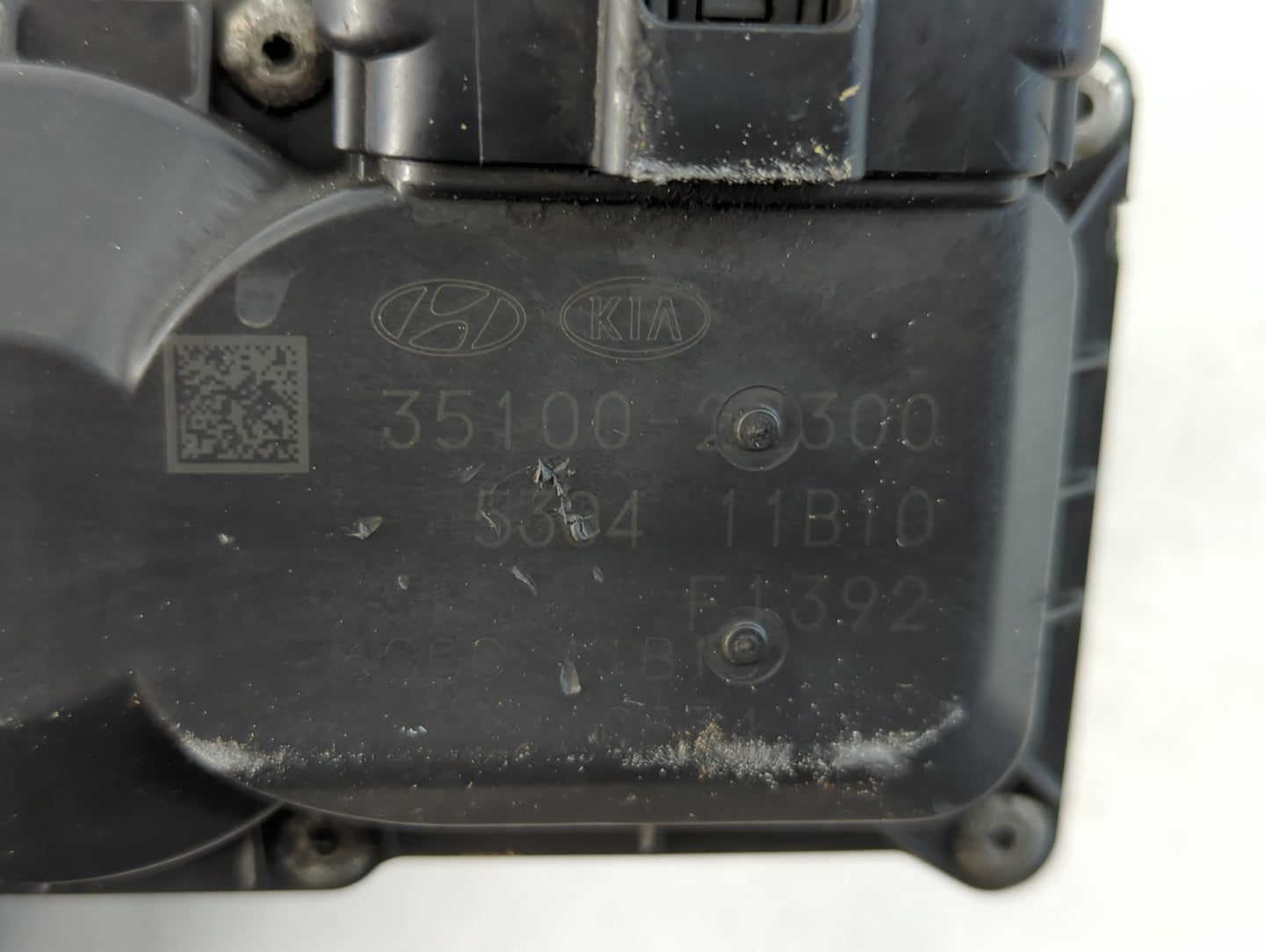 2012-2019 Kia Soul Throttle Body P/N:35100-2B300 Fits Fits 2012 2013 2014 2015 2016 2017 2018 2019 OEM Used Auto Parts - Oem