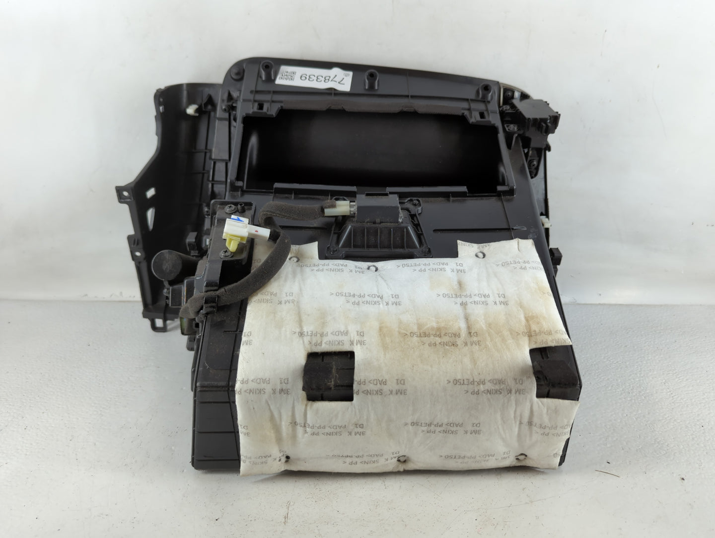 2019 Kia Soul Passenger Glove Box Door Storage Compartment Black - Oemusedautoparts1.com