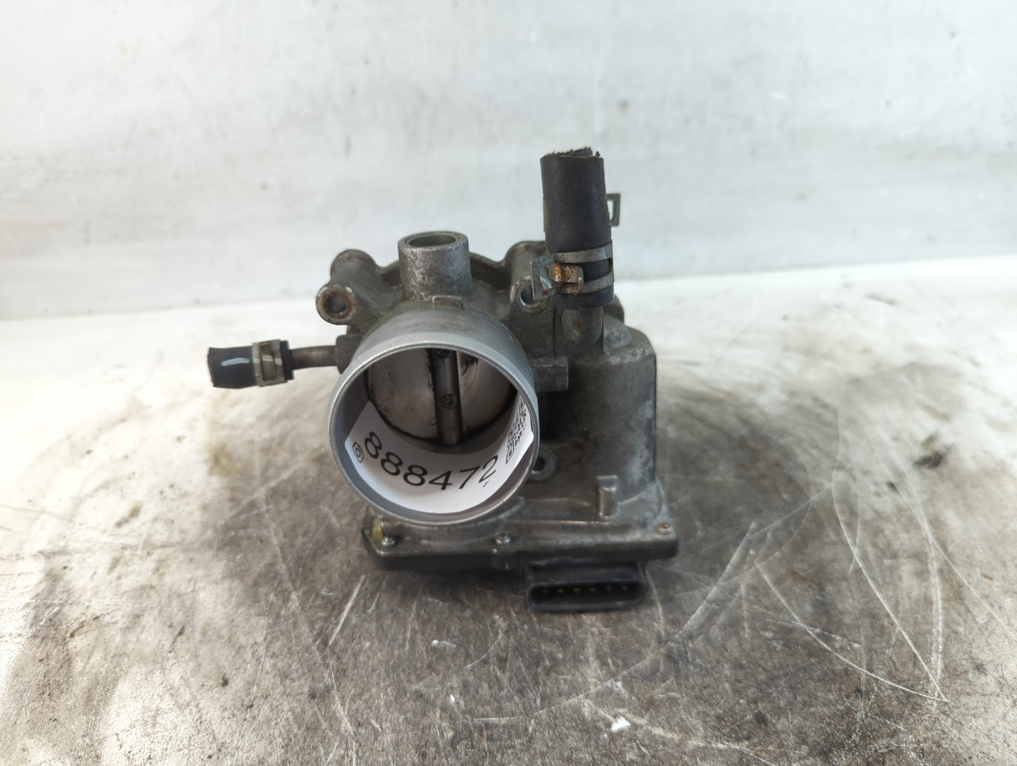 2012-2019 Kia Soul Throttle Body P/N:35100-2B300 Fits Fits 2012 2013 2014 2015 2016 2017 2018 2019 OEM Used Auto Parts - Oem