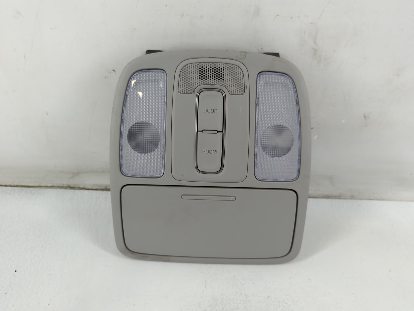 2014-2019 Kia Soul Overhead Roof Console 889119 - Oemusedautoparts1.com