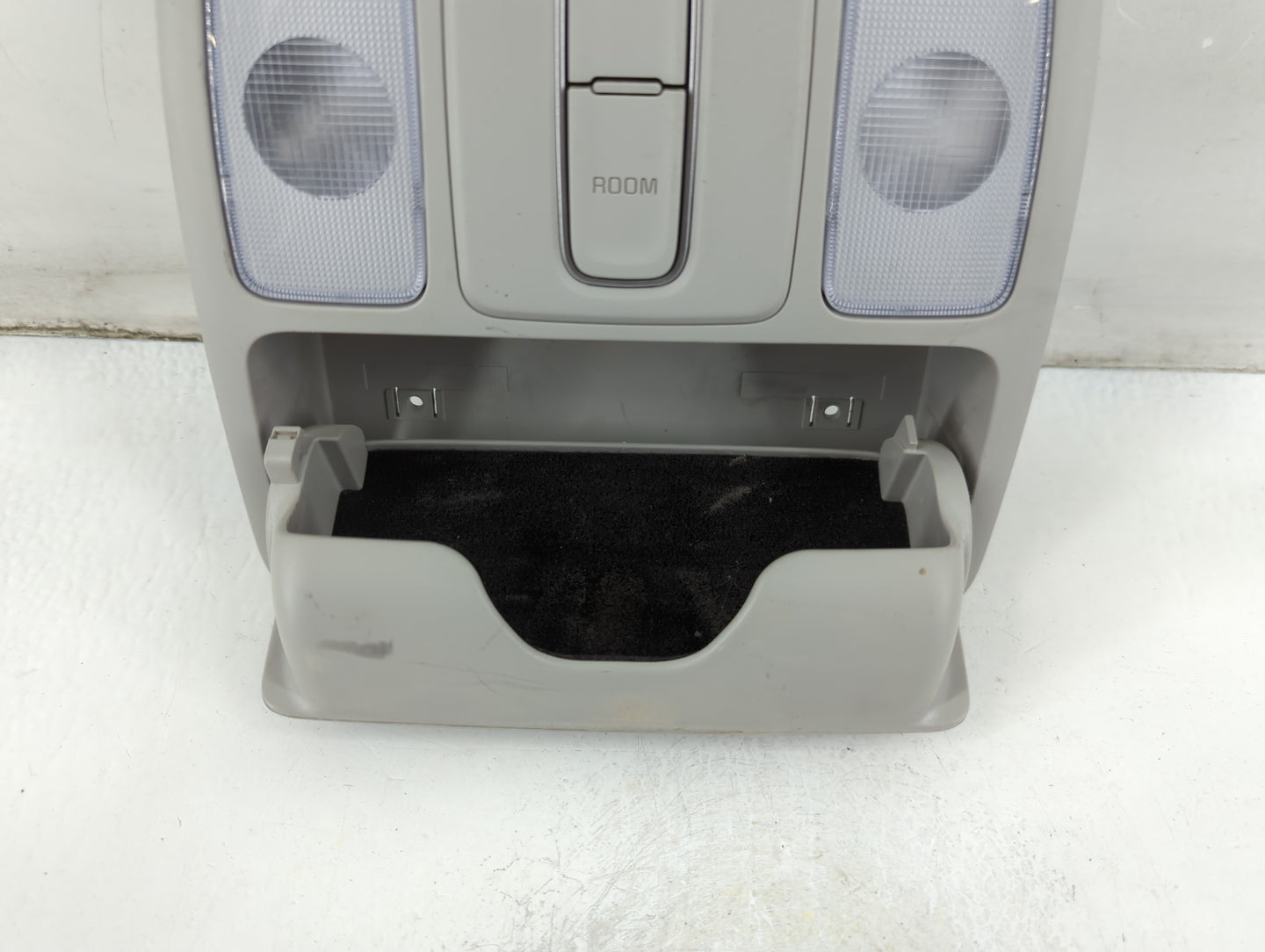 2014-2019 Kia Soul Overhead Roof Console 889119 - Oemusedautoparts1.com