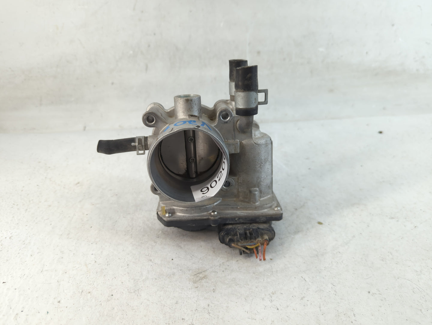 2012-2019 Kia Soul Throttle Body P/N:35100-2B300 Fits Fits 2012 2013 2014 2015 2016 2017 2018 2019 OEM Used Auto Parts - Oem