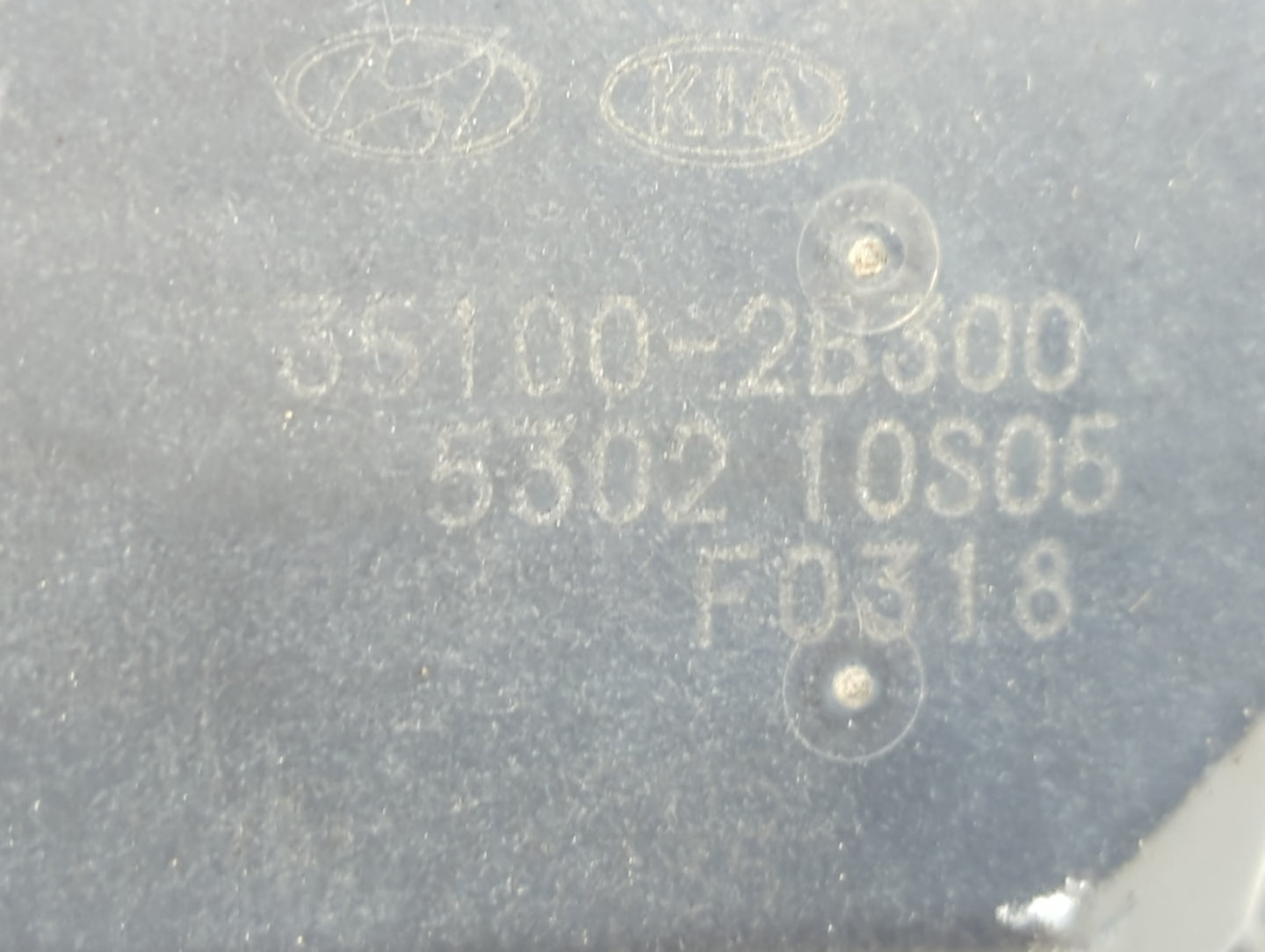 2012-2019 Kia Soul Throttle Body P/N:35100-2B300 Fits Fits 2012 2013 2014 2015 2016 2017 2018 2019 OEM Used Auto Parts - Oem