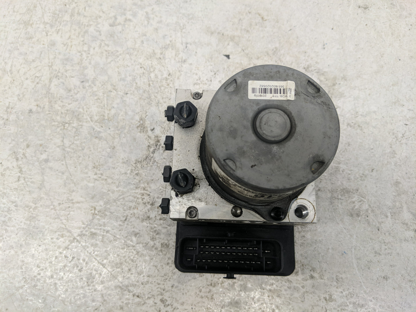 2017-2019 Kia Sportage ABS Pump Control Module Replacement P/N:BE6003R200 Fits Fits 2017 2018 2019 OEM Used Auto Parts - Oem