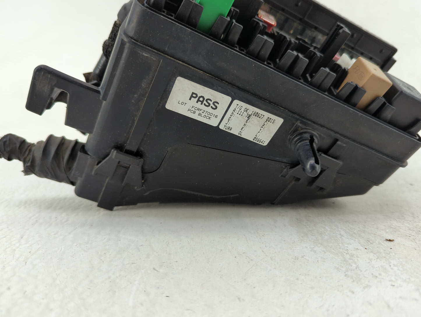 2017-2019 Kia Sportage Fusebox Fuse Box Panel Relay Module P/N:91941-D3022 Fits Fits 2017 2018 2019 OEM Used Auto Parts - Oe
