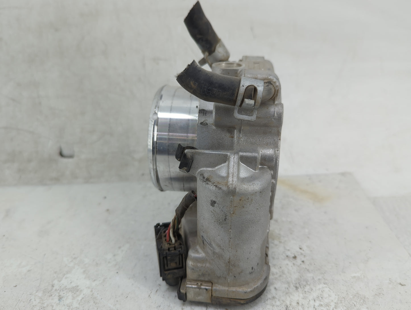 2017-2021 Kia Sportage Throttle Body P/N:0 280 750 618 35100-2G600 Fits Fits 2015 2016 2017 2018 2019 2020 2021 OEM Used Aut