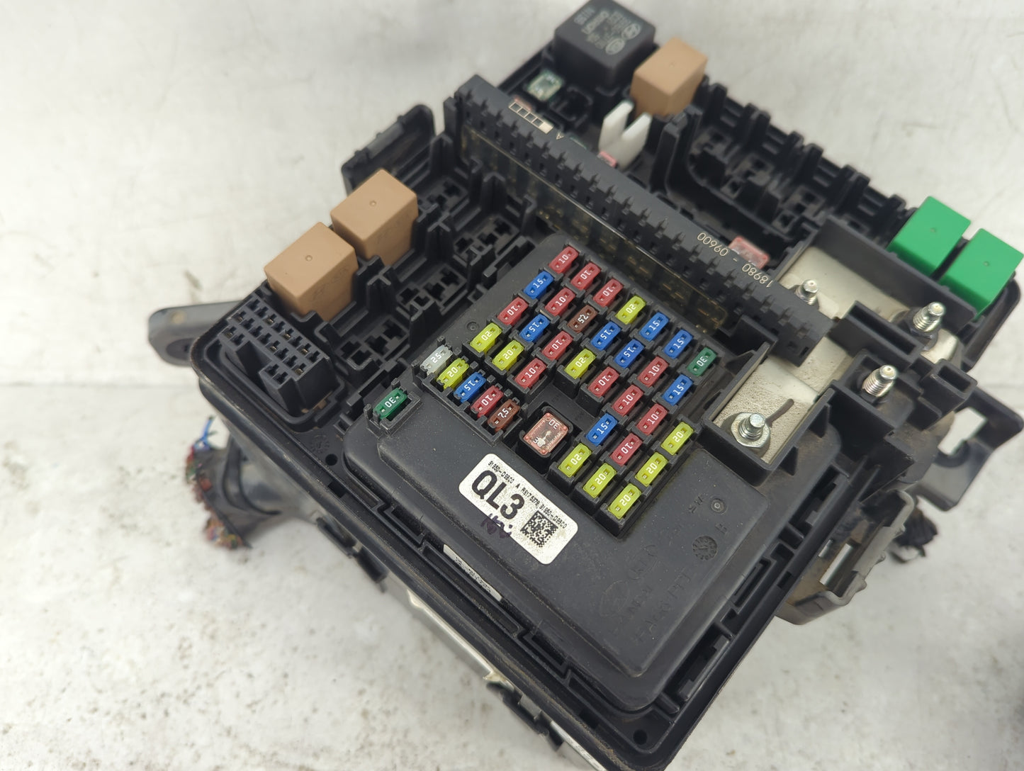 2017-2019 Kia Sportage Fusebox Fuse Box Panel Relay Module P/N:91950-D9800 91950-D9BC0, R617537B Fits Fits 2017 2018 2019 OE