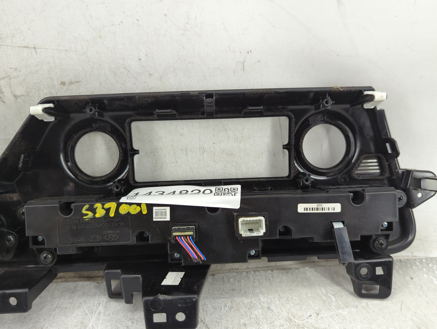 2017-2019 Kia Sportage Radio Control Panel Black - Oemusedautoparts1.com
