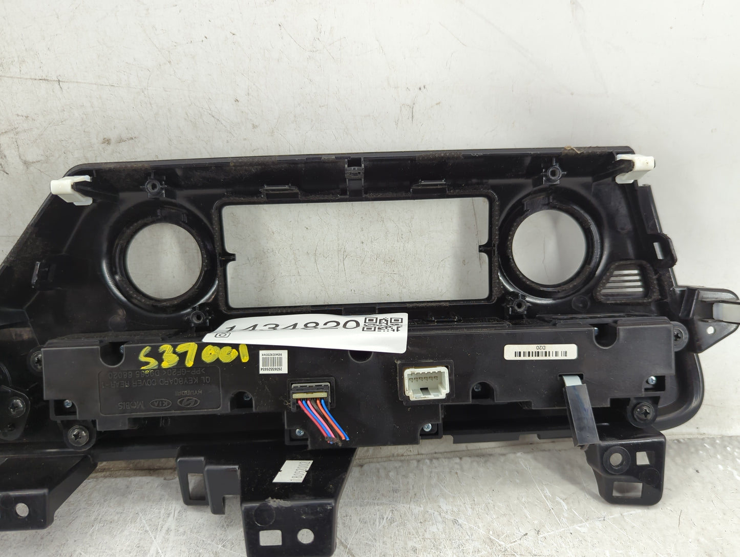2017-2019 Kia Sportage Radio Control Panel Black - Oemusedautoparts1.com
