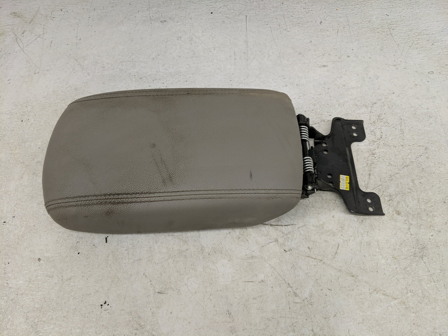 2019 Kia Sportage Center Console Armrest Cover Lid Fits OEM Used Auto Parts - Oemusedautoparts1.com