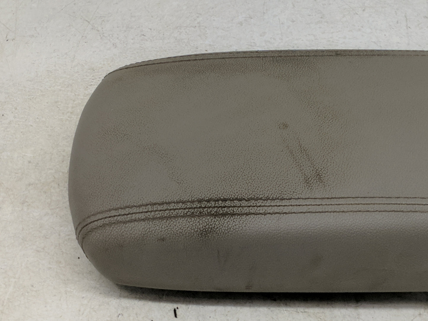 2019 Kia Sportage Center Console Armrest Cover Lid Fits OEM Used Auto Parts - Oemusedautoparts1.com