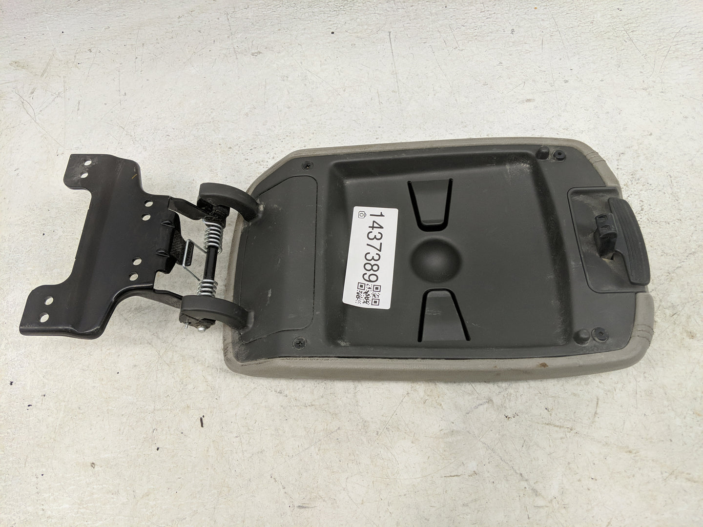 2019 Kia Sportage Center Console Armrest Cover Lid Fits OEM Used Auto Parts - Oemusedautoparts1.com